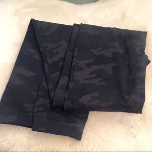 Spanx camo ankle leggings NWOT